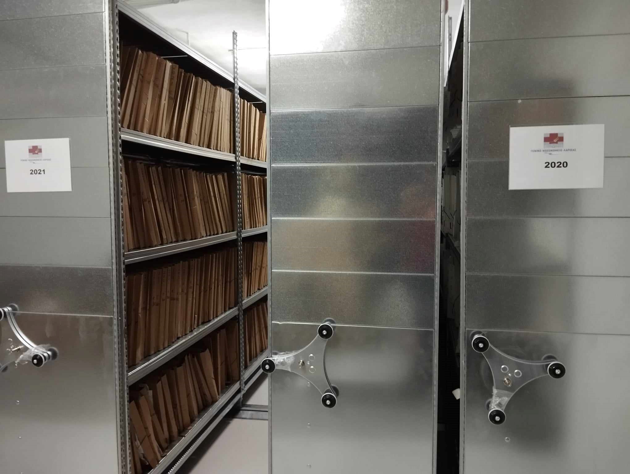 Νοικοκυρεύει το αρχείο, ψηφιοποιεί φακέλους